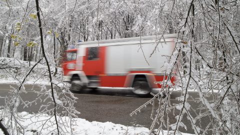 jegesedés a mátrában (jegesedés, mátra, tűzoltóautó, )