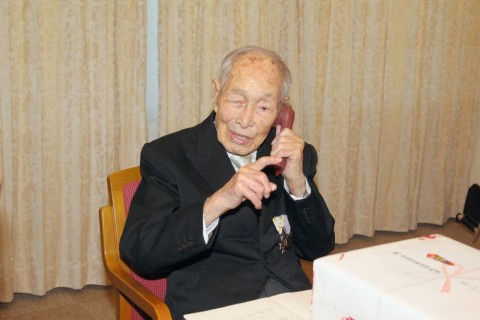 legidősebb férfi (legidősebb férfi, )