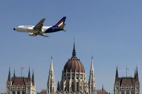 malev(960x640)(2).jpg (malév, parlament, )