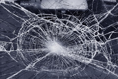 roncs, baleset (roncs, baleset, ütközés, autóbusz, autó, törött szvédő)