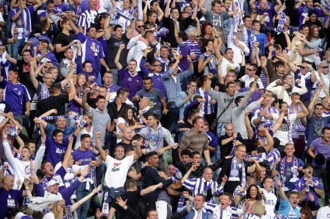 újpest szurkolók (újpest szurkolók, )