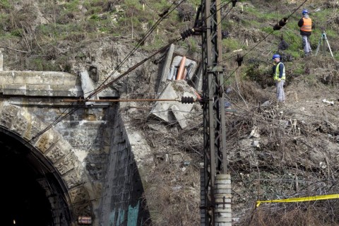 A Déli helyreállítása  (déli pályaudvar, )