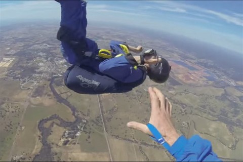 Ajult-ejtoernyos(960x640).jpg (ejtőernyős, )