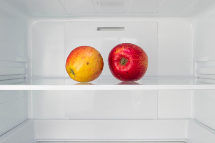 Hűtő almával (hűtőgép, alma, )
