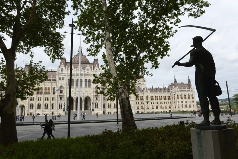 Kossuth tér (Kossuth tér, Parlament)