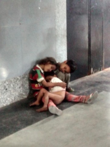 Magukra hagyott gyerekek (gyerekek, )