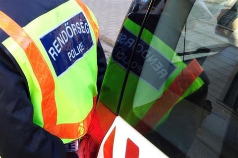 Rendorseg(12)(960x640).jpg (rendőrségi autó, rendőrautó, rendőr, )