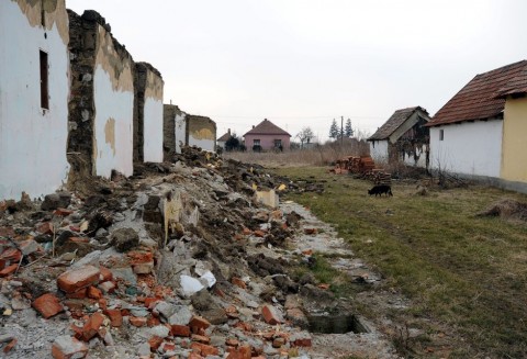 Romos-hazak(210x140).jpg (sitt, törmelék, romos épület, )
