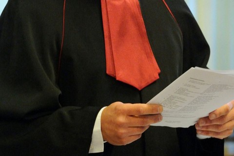 Ugyesz-ugyeszi-talar(210x140).jpg (ügyész, ügyészség, talár, ügyészi talár, )