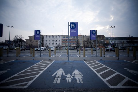 Vasárnapi zárva tartás (vasárnapi zárva tartás, )