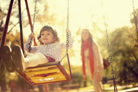 csalad-jatek-hinta(210x140).jpg (család, játék, hinta)