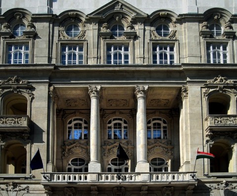 elte(210x140).jpg (elte, )