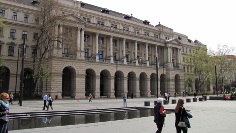 földművelésügyi minisztérium (földművelésügyi minisztérium, )