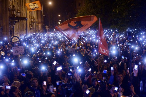 internetado-tuntetes(210x140).jpg (internetadó tüntetés)