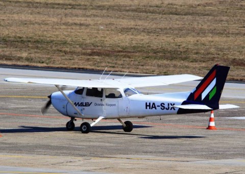 malév cessna (malév, cessna)