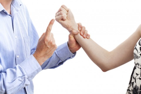 molesztálás (molesztálás , erőszak, bántalmazás, )