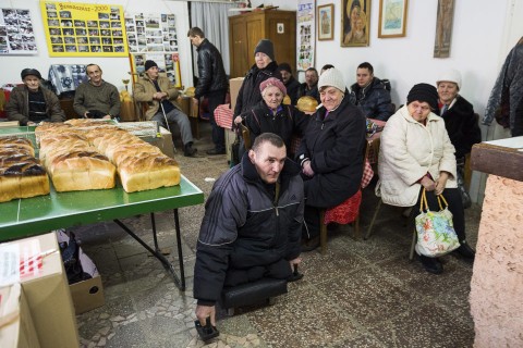 segélyosztás beregszászon (beregszász, segélyosztás)