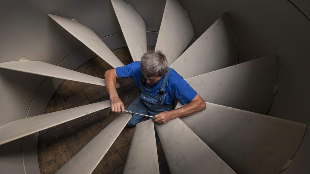 turbina (szerelő, munkás, turbina, atomerőmű, szivattyú,)