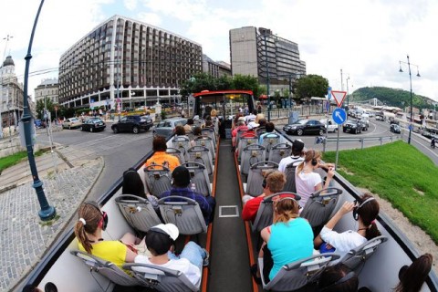 turisták budapesten (turista, turistabusz, )