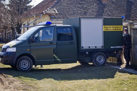 tuzszeresz(960x640).jpg (tűzszerész)