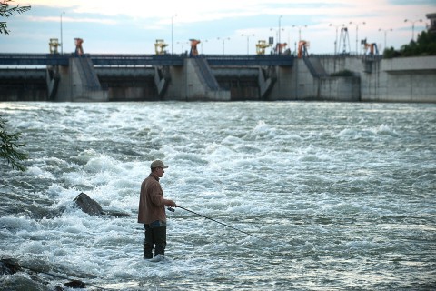vízerőmű (vízerőmű)