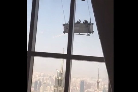 Ablakmoso(960x640).jpg (ablakmosó, felhőkarcoló, )