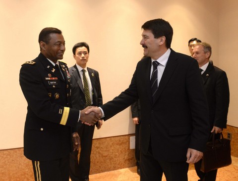 Áder János Koreában (Áder János Koreában)