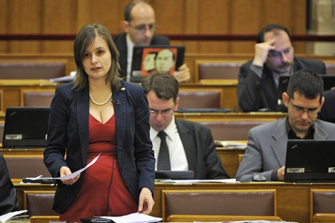 Dúró Dóra (Dúró Dóra)