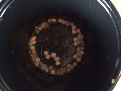 Gyöngyök (gyöngy, )