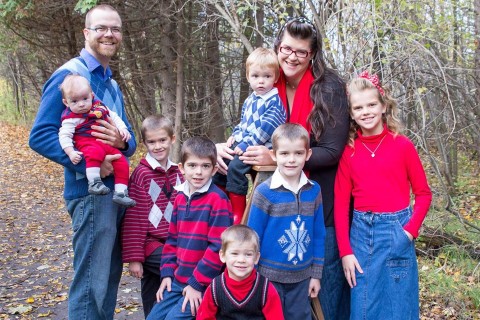 Tara-Hills-es-csaladja(960x640).jpg (család, kanada, )