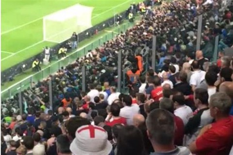 angol-szurkolok(960x640).jpg (angol szurkolók)