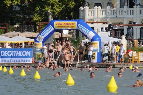 balaton-atuszas(210x140).jpg (balaton-átúszás, )