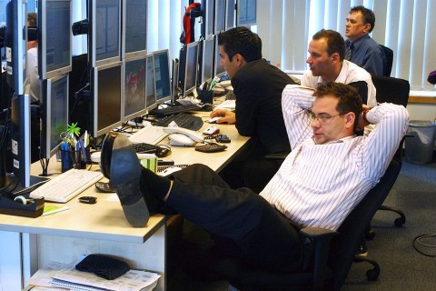 broker(210x140).jpg (bróker, )