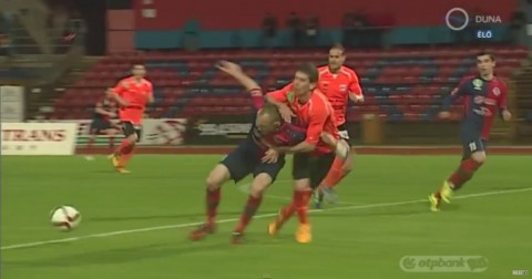 büntető (büntető)