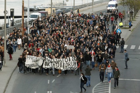 elte tüntetés (elte, tüntetés, )