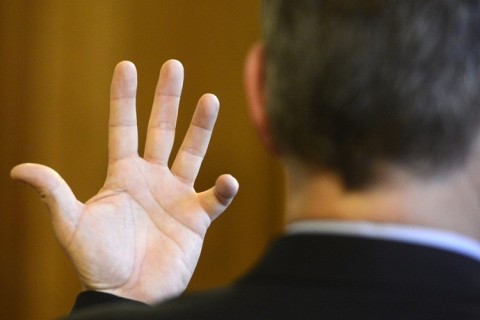 hiszékeny kisujj (hiszékeny dezső, )