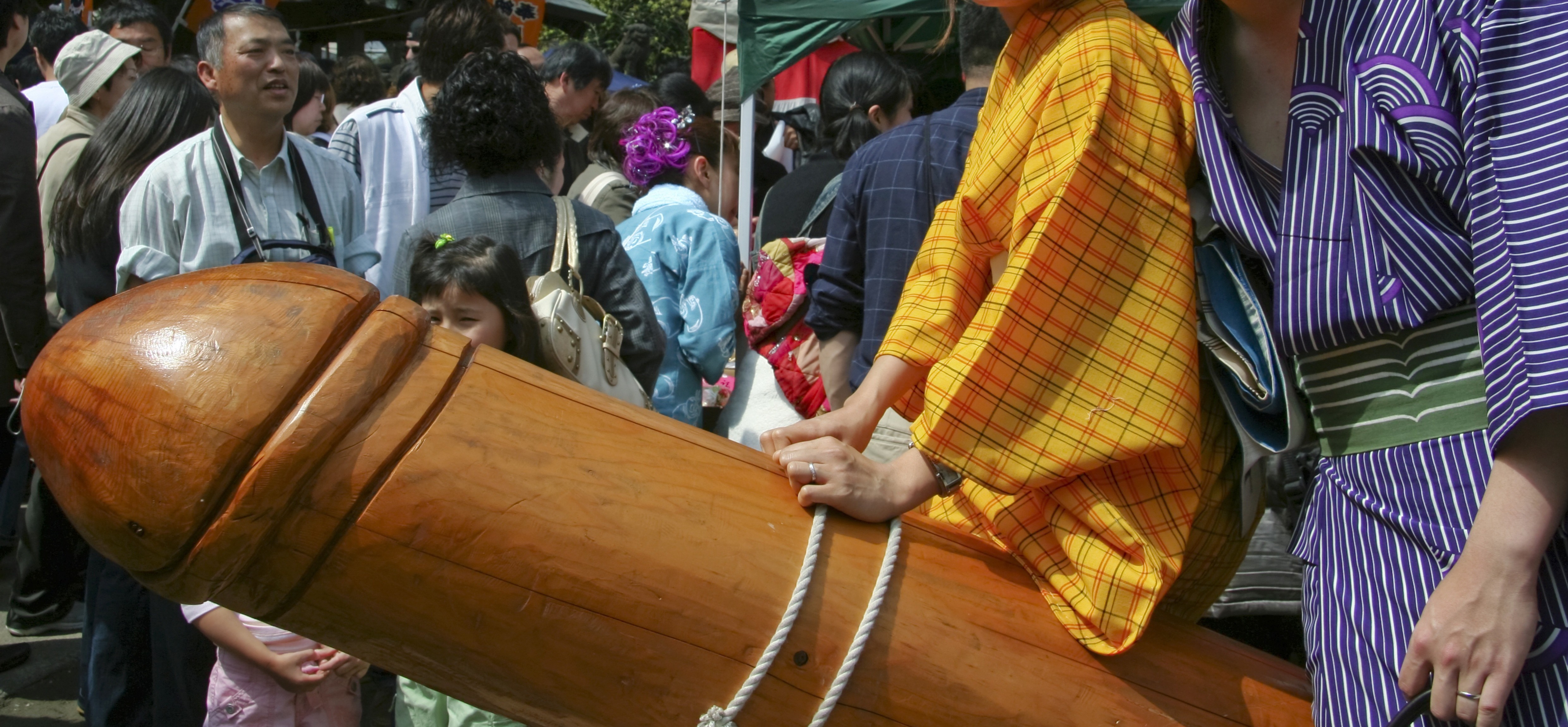 japán falloszfesztivál (Array)