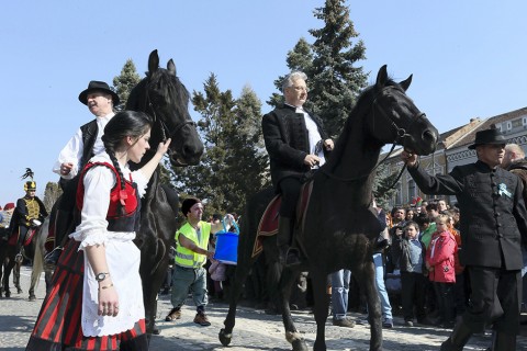 keményen dolgozó kisember (keményen dolgozó kisember)
