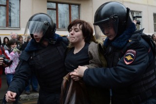letartóztatott orosz tüntető (oroszország)