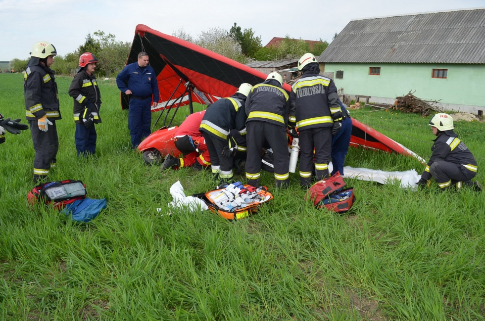 lezuhant sárkányrepülő (lezuhant sárkányrepülő)