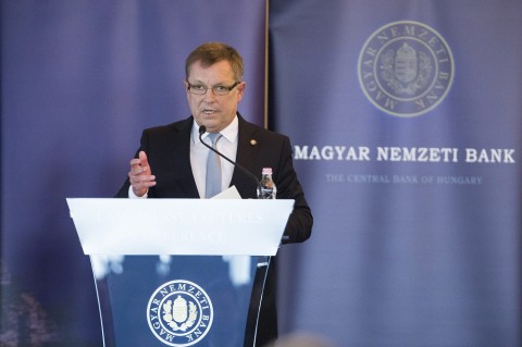 nemzeti-bank(210x140).jpg (nemzeti bank)