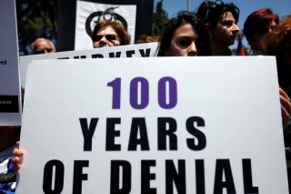 örmények tüntetnek (örmény)