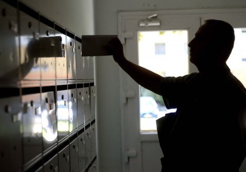 postás (postás, postaláda, levél, postafiók,)