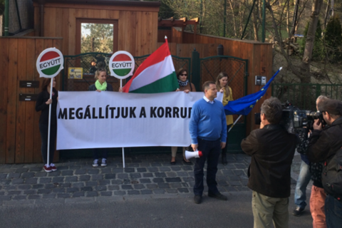 tüntetés (tüntetés)