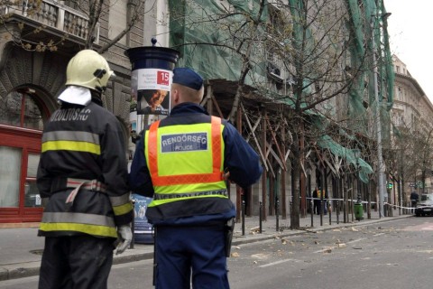 tűzoltó, rendőr (tűzoltó, rendőr)