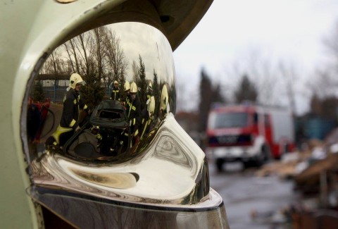 tuzolto-roncsvagas(df20cc77-ae3d-4f30-8409-b2a1a9e0143c)(960x640).jpg (tűzoltó, roncsvágás)