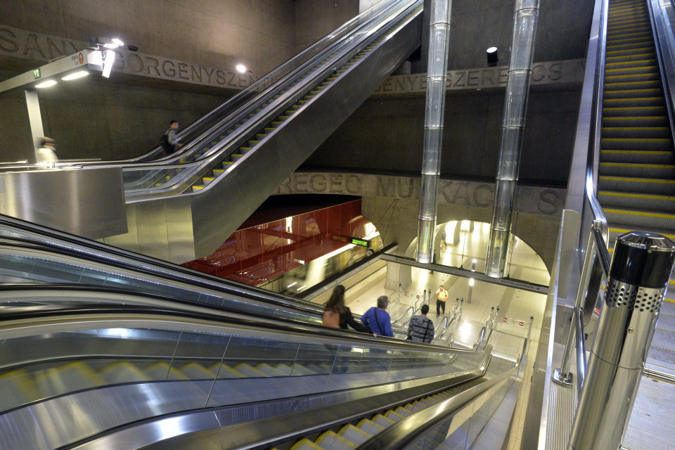 4-es metró (Array)