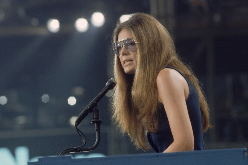 Gloria Steinem (Array)