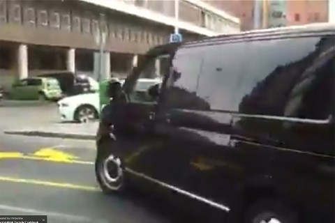 Habony, Vajna kocsikázik (Array)