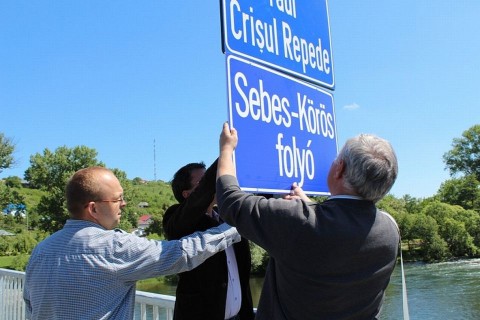 Körös-névtábla (Array)